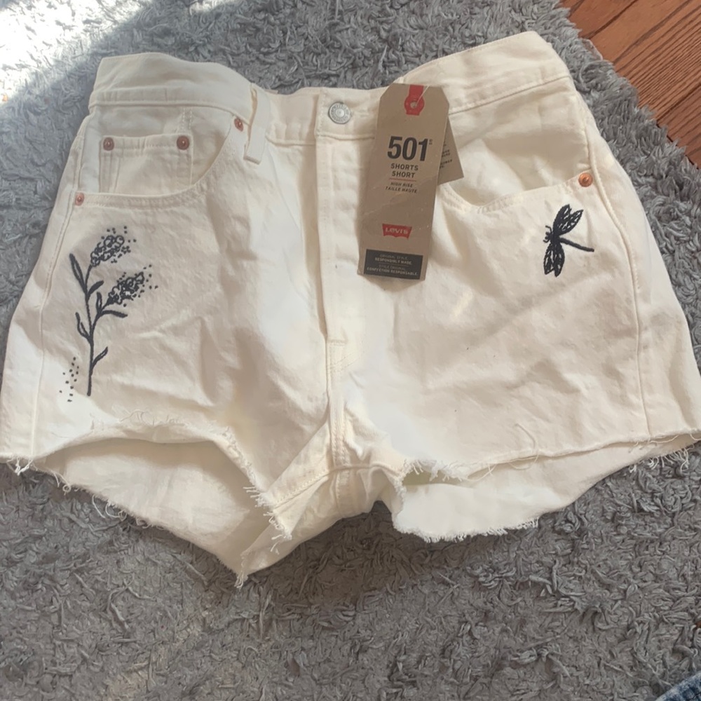 Womens Levi’s shorts
